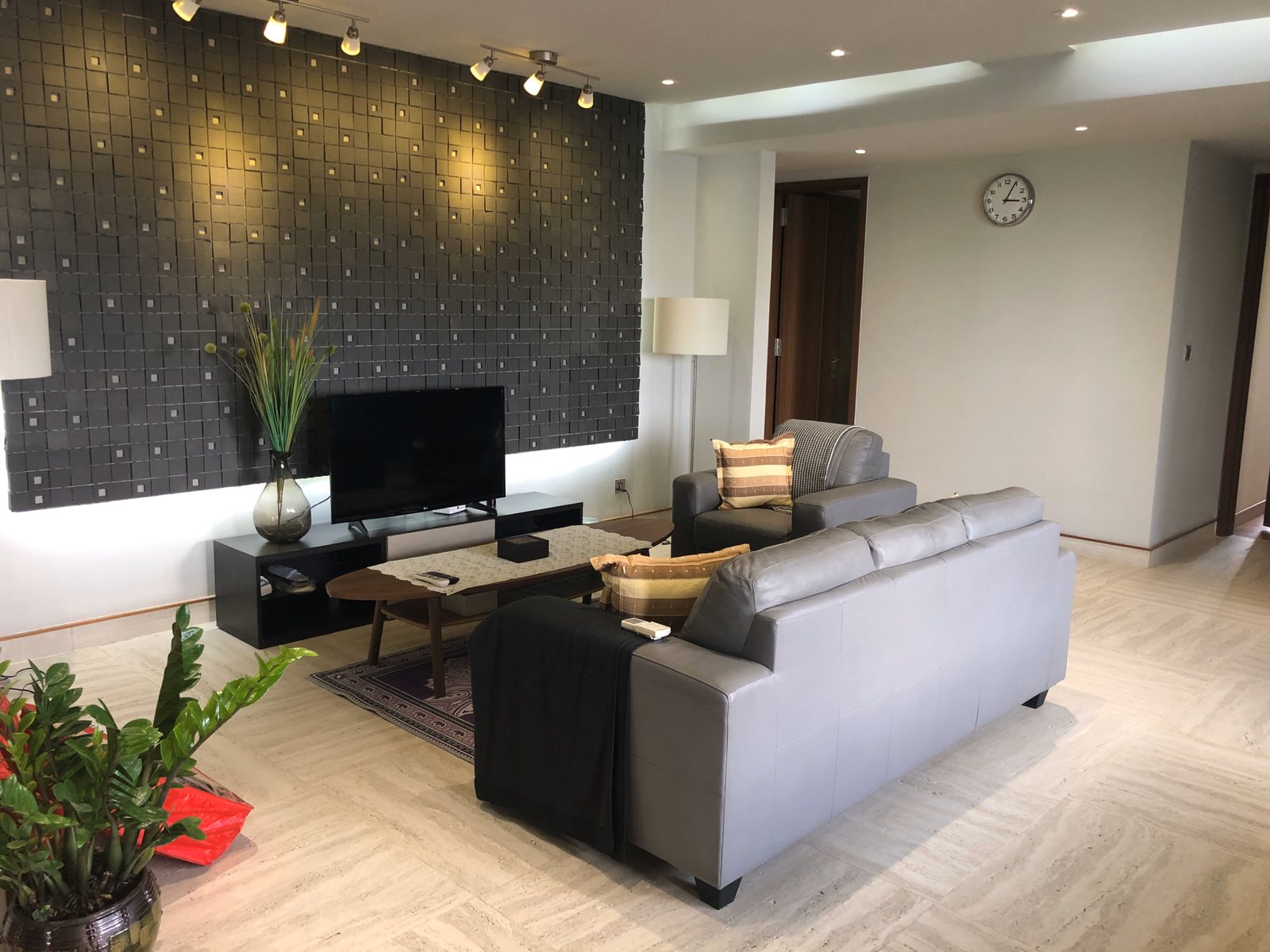 0-02-06-d4de3d652e034967738616926ba932445bcd00033950c700592bd8dd69b03423_b05489e9